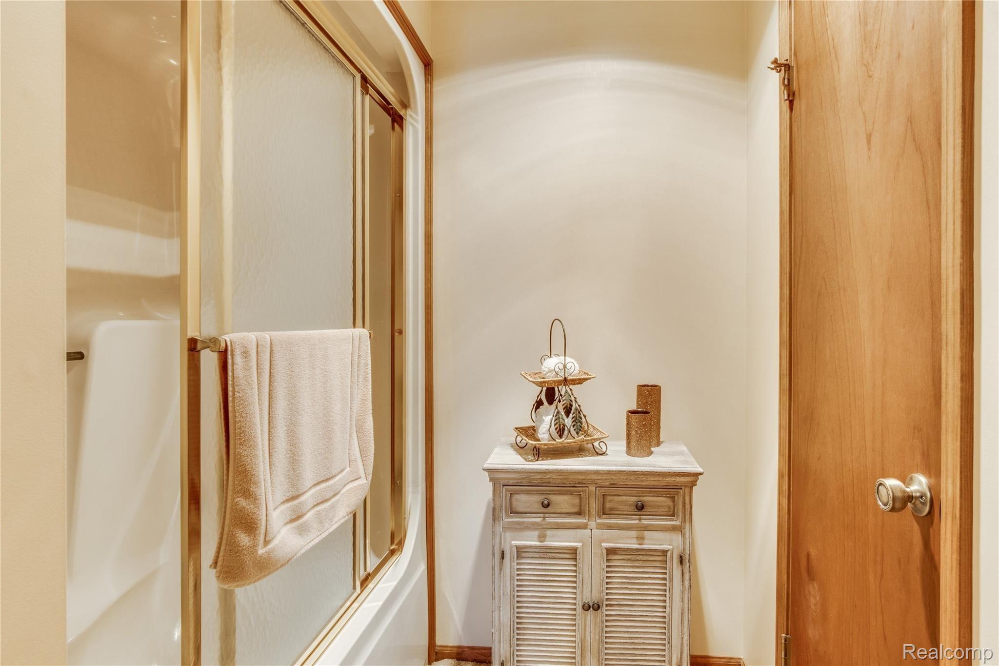 3291 Lahring Road Linden, MI 48451 - Photo 25 of 49 Interiors (34 of 45).jpg