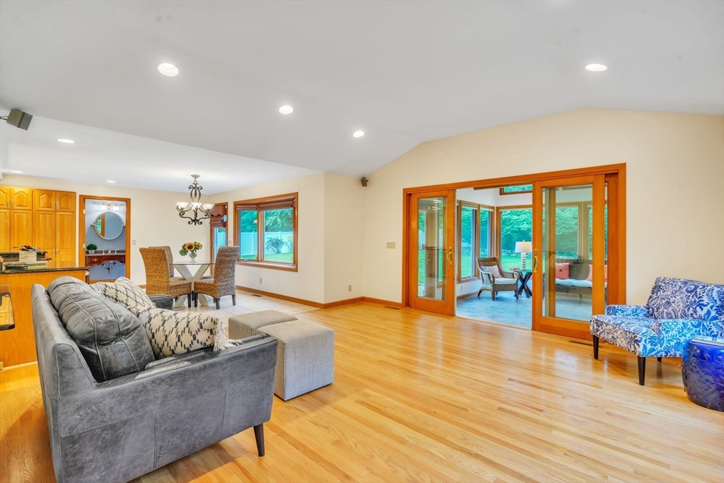 89 Burbank Road Longmeadow, MA 01106 - Photo 14 of 42 Gallery Image 14