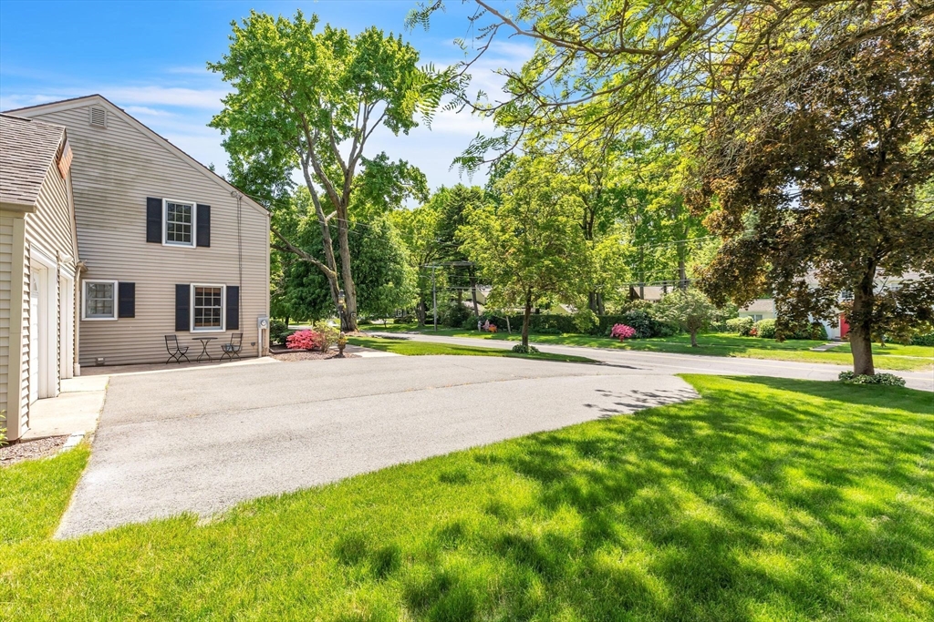 89 Burbank Road Longmeadow, MA 01106 - Photo 4 of 42 Gallery Image 4