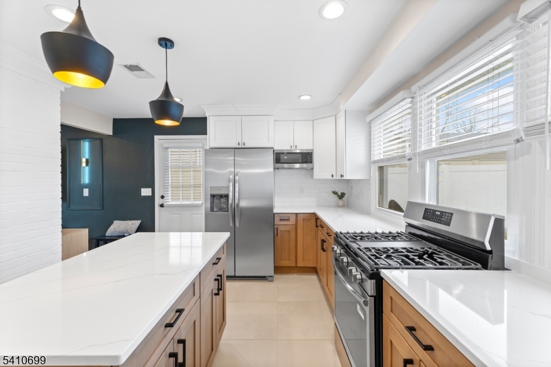 122 Greenbrook Road Green Brook, NJ 08812 - Photo 12 of 47
