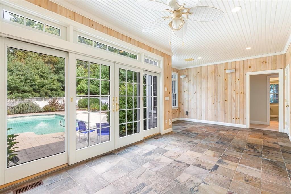 21 Hayden Ridge Plymouth, MA 02360 - Photo 15 of 34 a view of an empty room with a window