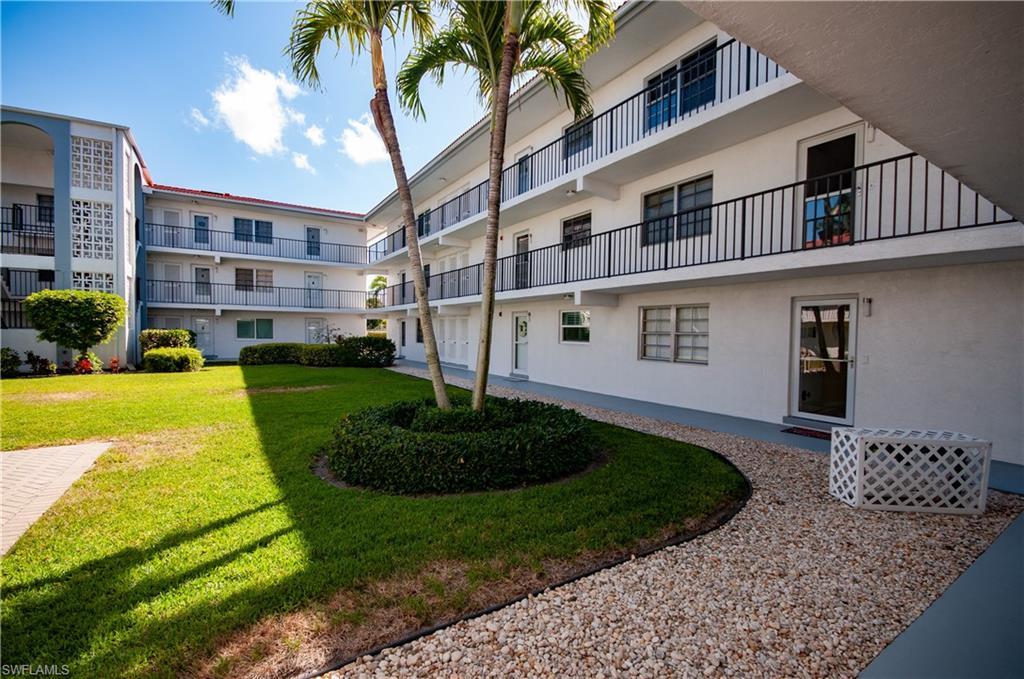 5 High Point Circle West, Unit 104 Naples, FL 34103 - Photo 16 of 40