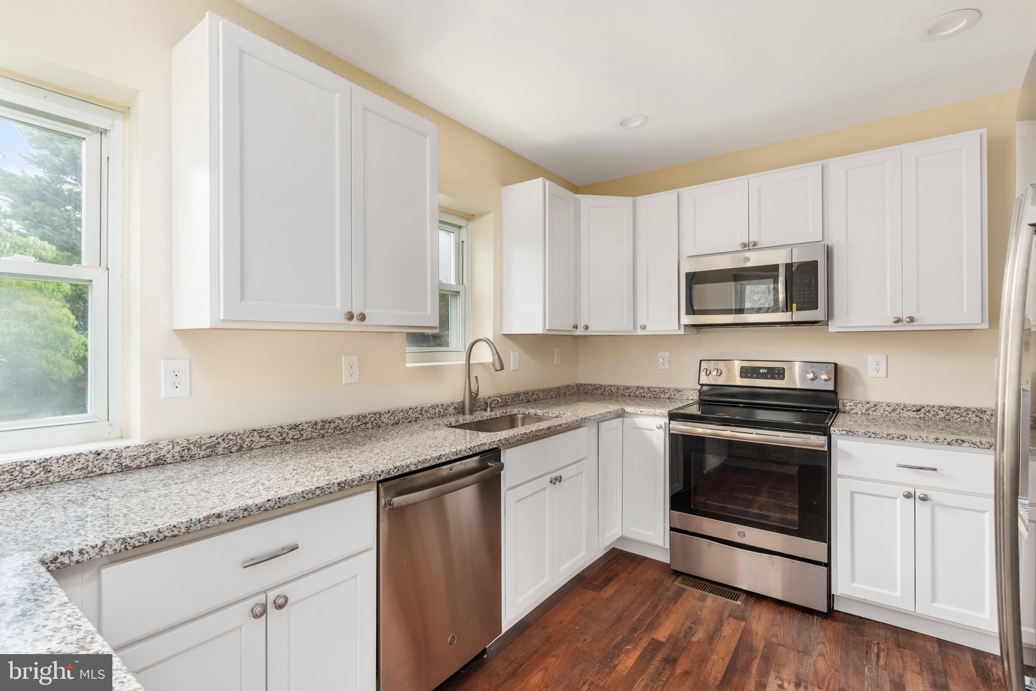242 Dale Road Pasadena, MD 21122 - Photo 1 of 30 Gallery Image 1