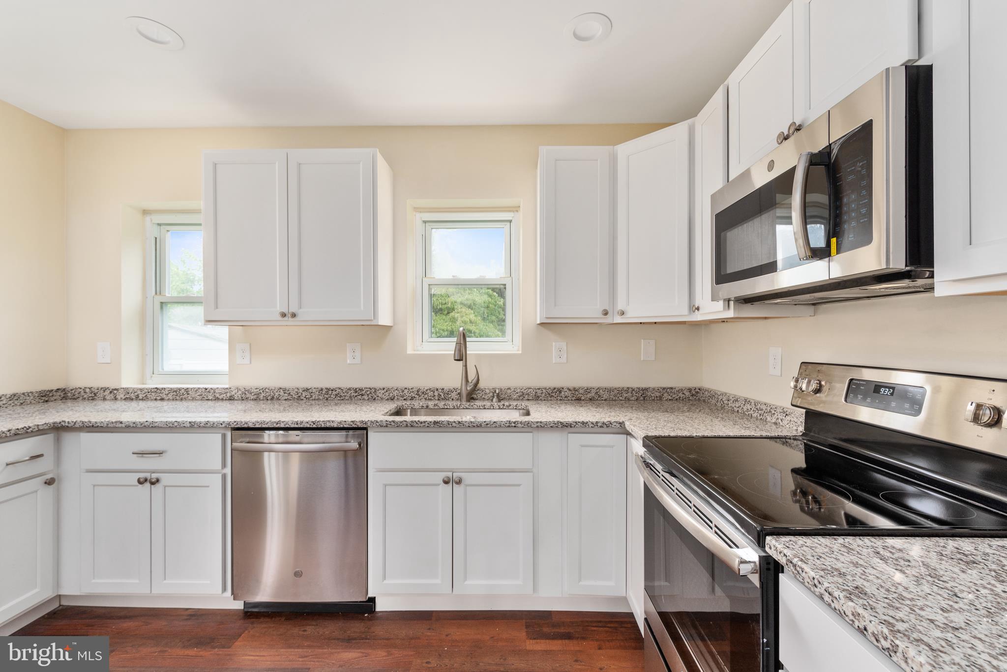 242 Dale Road Pasadena, MD 21122 - Photo 2 of 30 Gallery Image 2