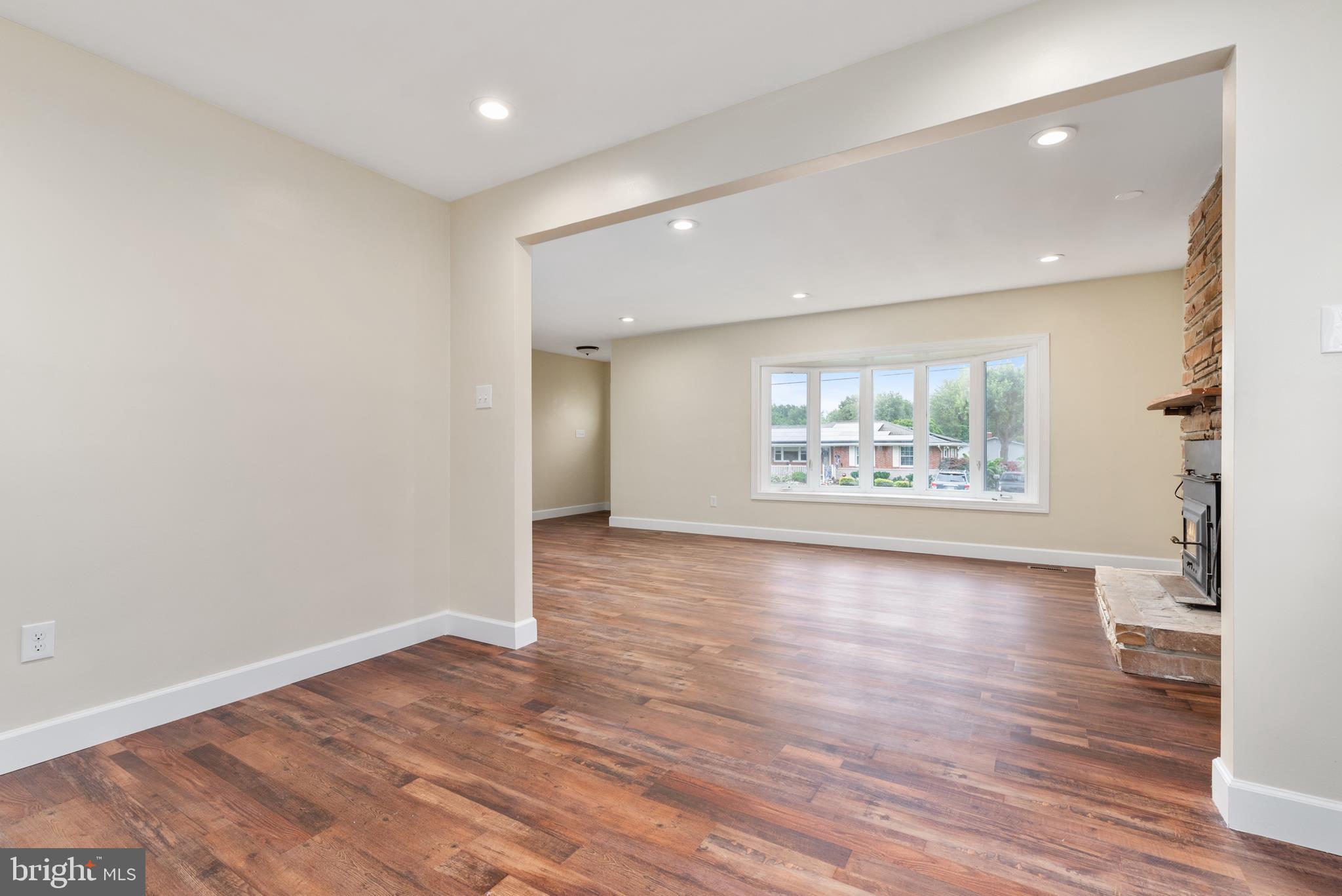 242 Dale Road Pasadena, MD 21122 - Photo 5 of 30 Gallery Image 5