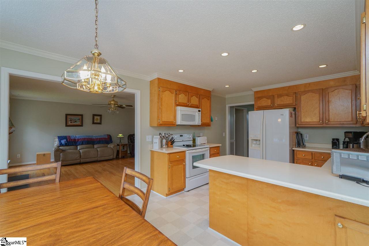 354 Taylor Road Greer, SC 29651 - Photo 11 of 27
