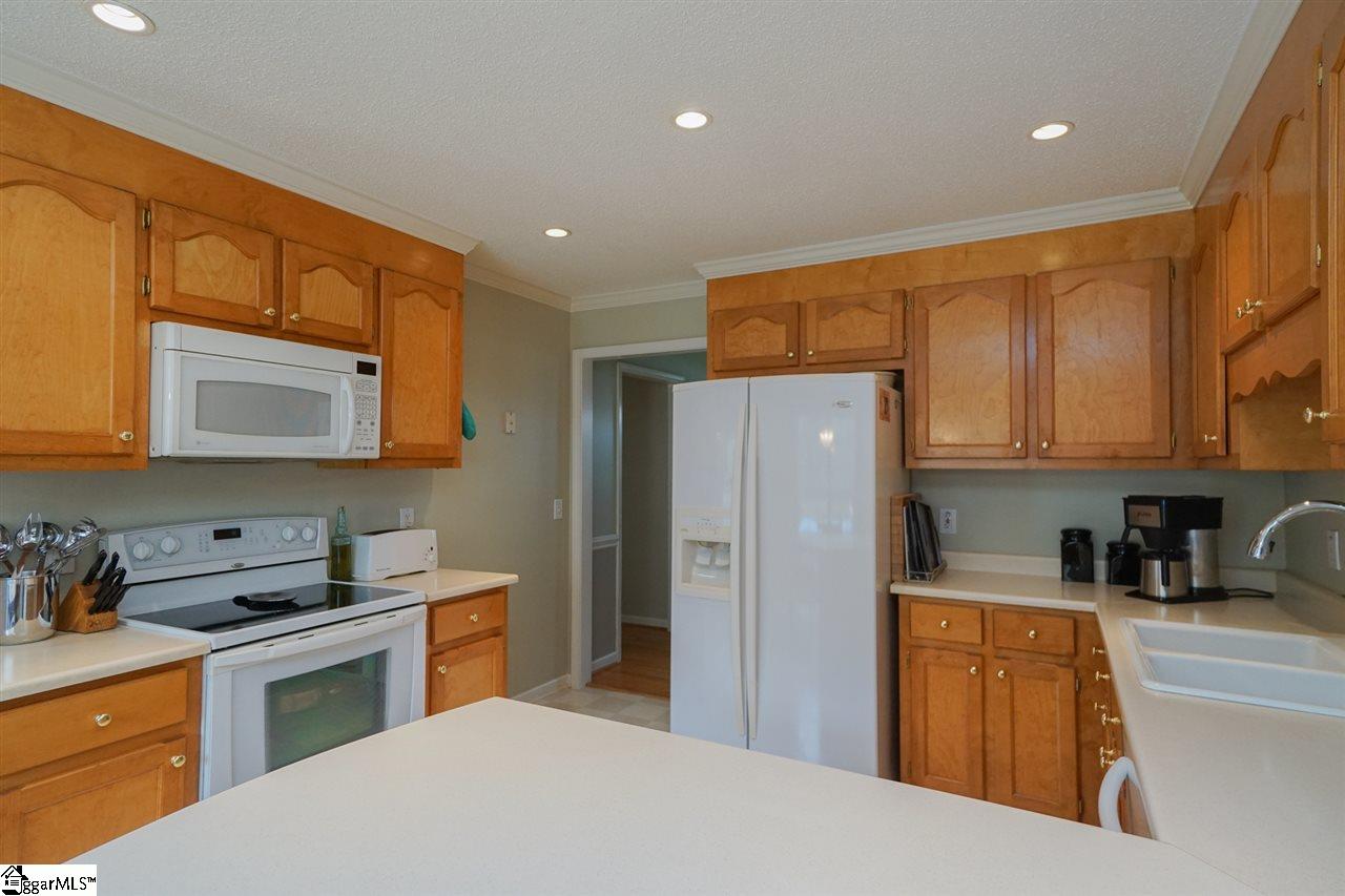 354 Taylor Road Greer, SC 29651 - Photo 13 of 27