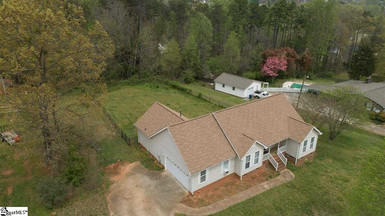 354 Taylor Road Greer, SC 29651 - Photo 3 of 27