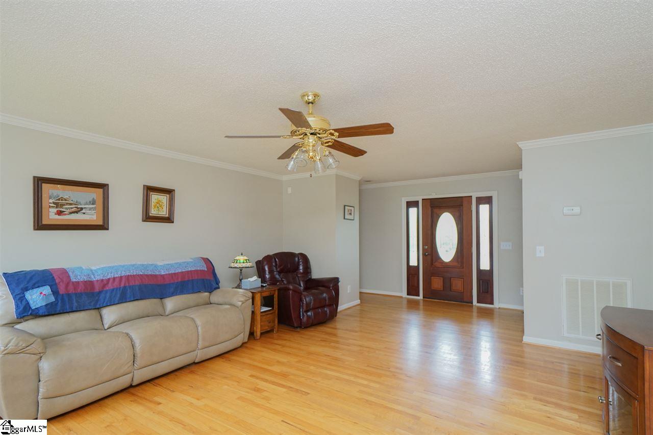 354 Taylor Road Greer, SC 29651 - Photo 7 of 27