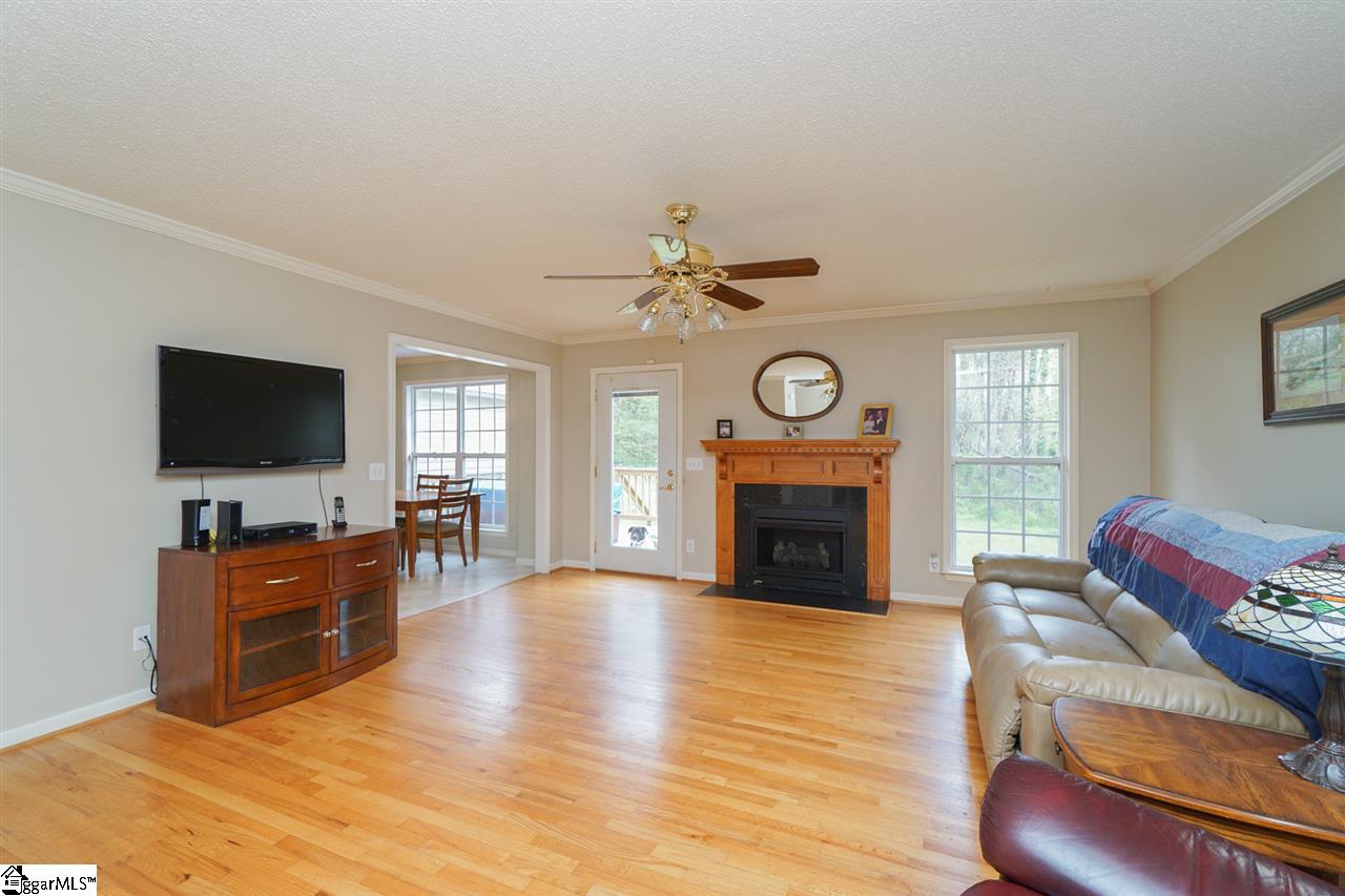 354 Taylor Road Greer, SC 29651 - Photo 8 of 27
