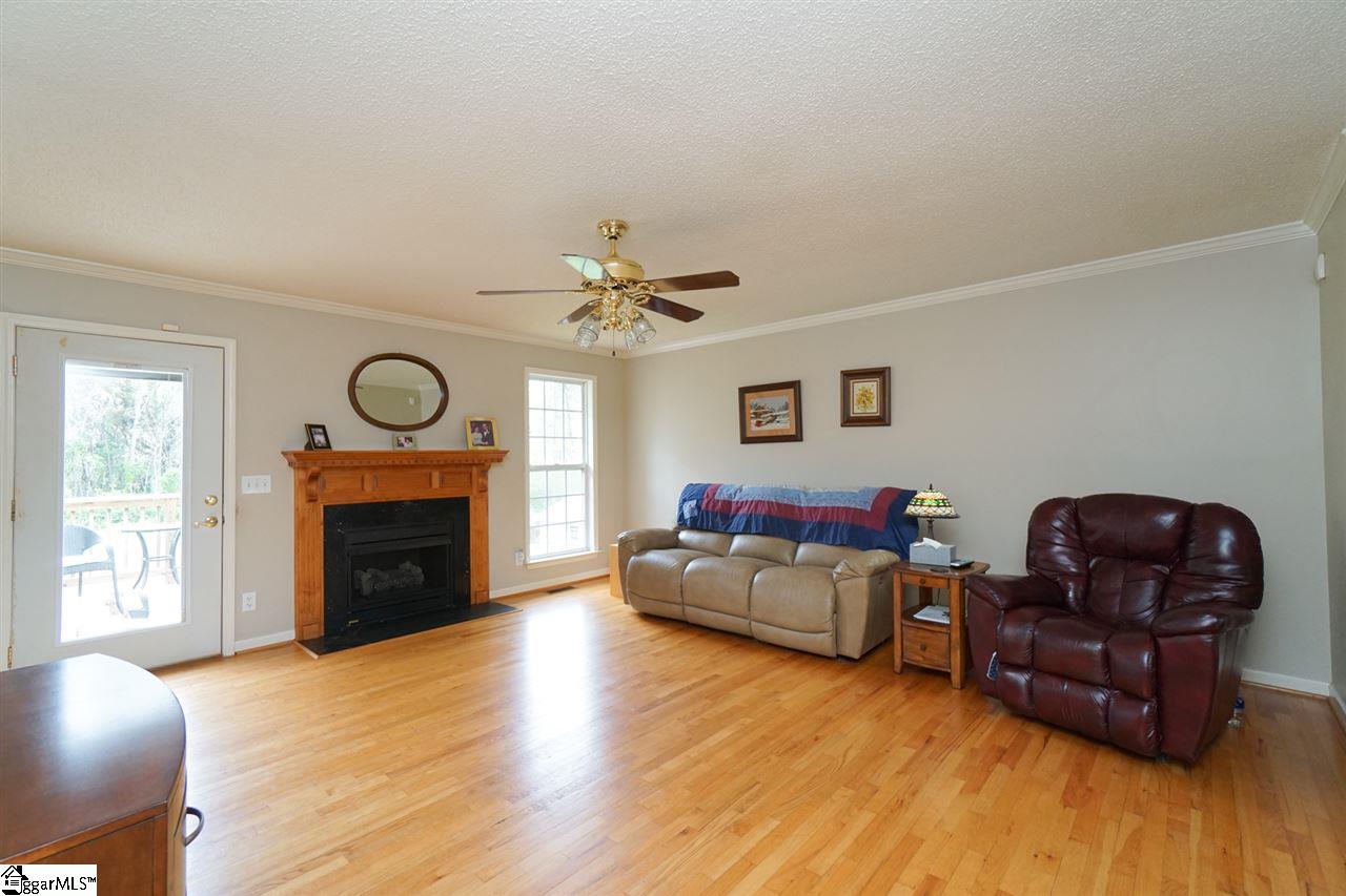 354 Taylor Road Greer, SC 29651 - Photo 9 of 27