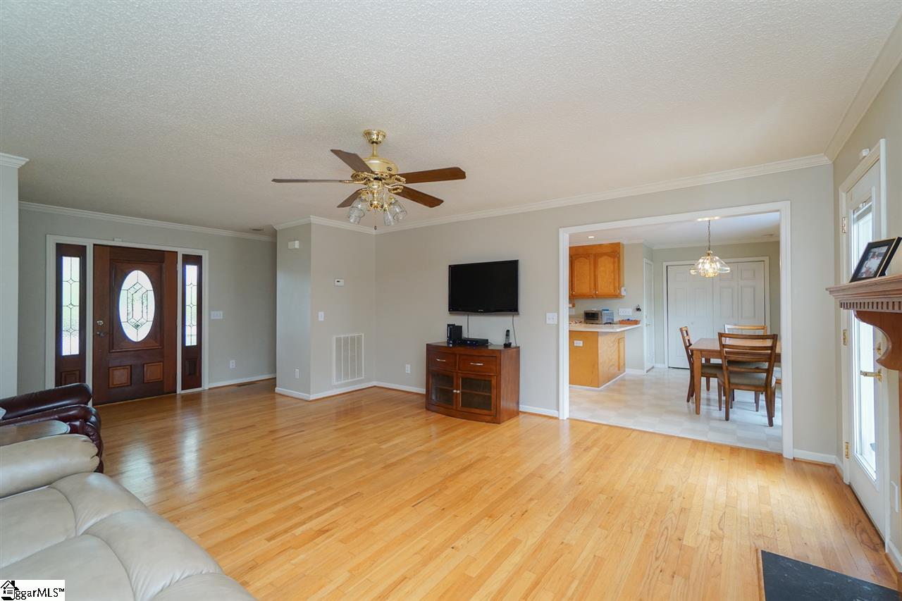 354 Taylor Road Greer, SC 29651 - Photo 10 of 27