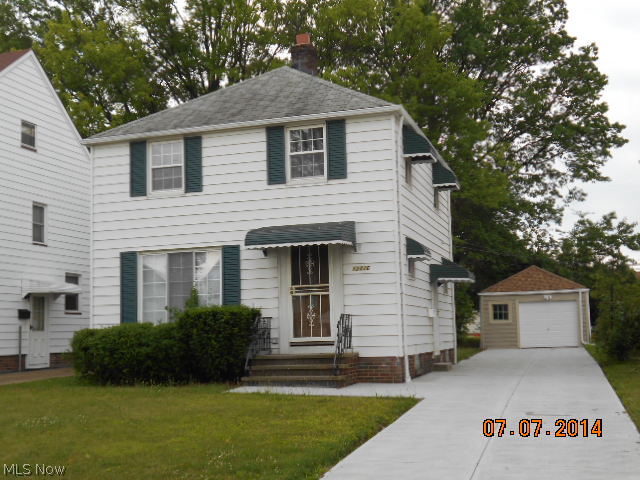 12816 Thraves Road Cleveland, OH 44125 - Photo 2 of 10
