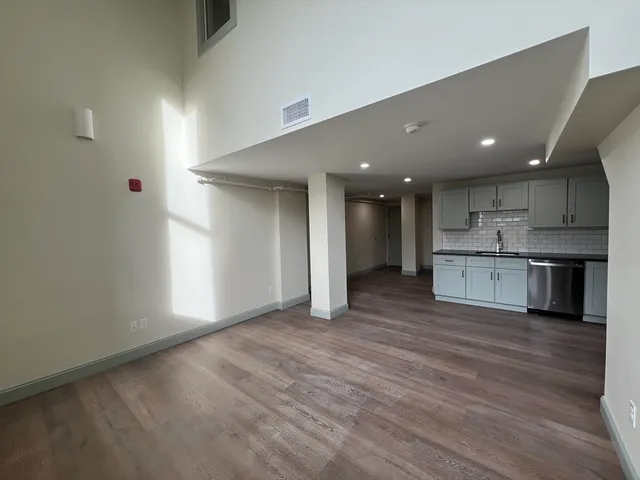 $2,295 | 160 Seabury Street, Unit 23, Fall River, MA 02720