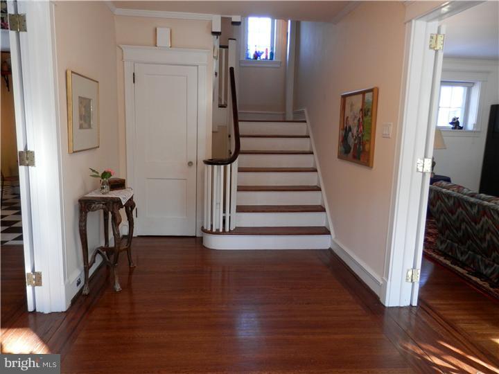 11 Llanberris Road Bala Cynwyd, PA 19004 - Photo 3 of 25 Foyer