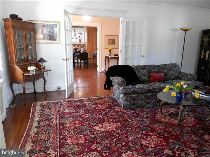 11 Llanberris Road Bala Cynwyd, PA 19004 - Photo 5 of 25 Living Room
