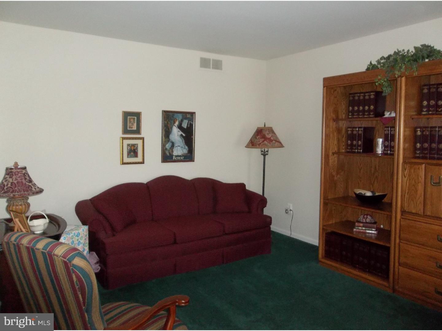 7 Spring Mill Court Sewell, NJ 08080 - Photo 4 of 25 Living Room