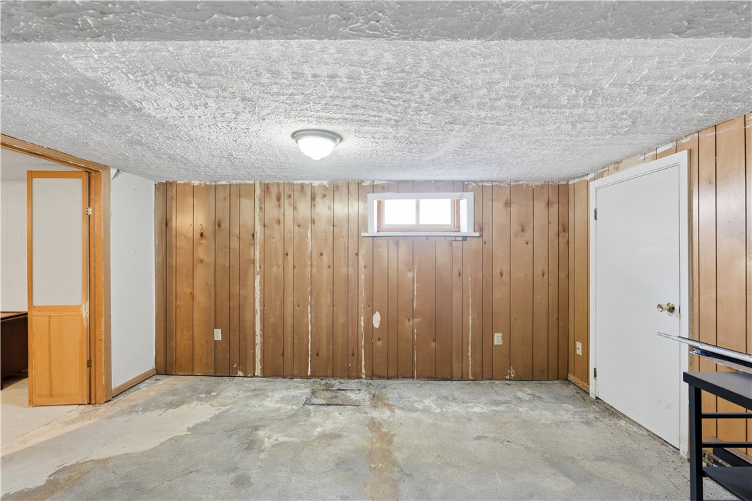 116 Warwick Road Pawtucket, RI 02861 - Photo 36 of 42