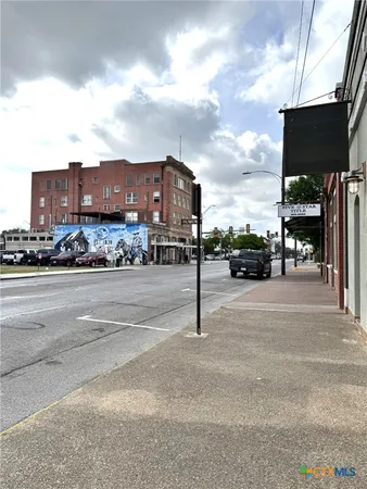 $1,500 | 103 West Walnut Street, Unit A, Seguin, TX 78155