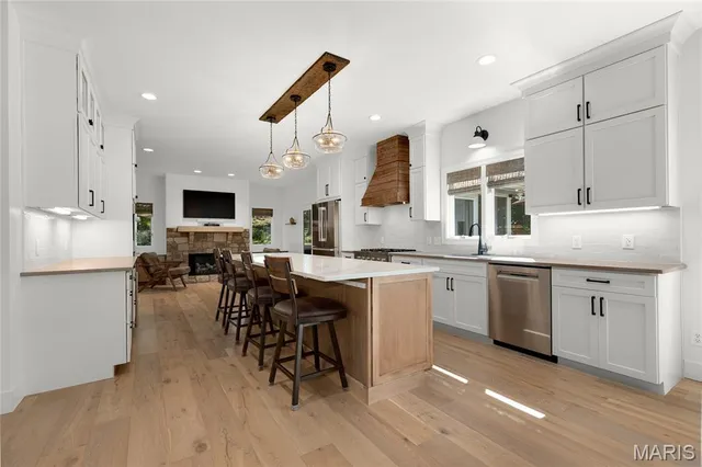 $1,194,000 | 1512 St James Pl Court, Wildwood, MO 63038