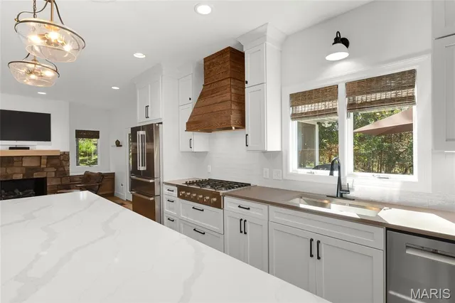 $1,194,000 | 1512 St James Pl Court, Wildwood, MO 63038