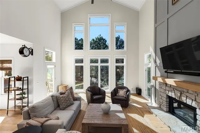 $1,194,000 | 1512 St James Pl Court, Wildwood, MO 63038