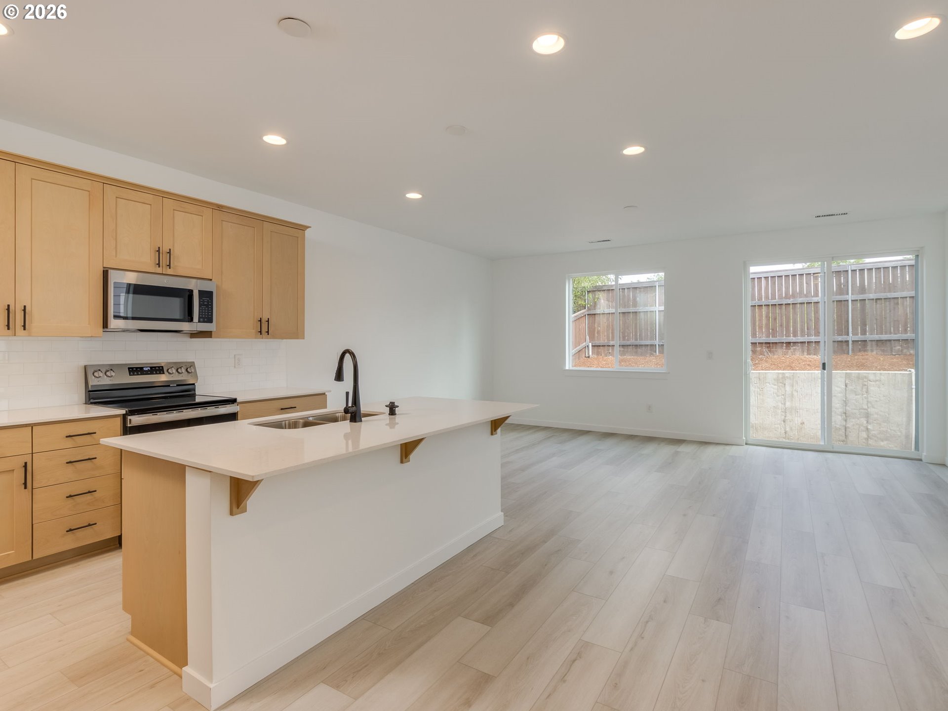 806 Northwest 178th Street Ridgefield, WA 98642 - Photo 4 of 36