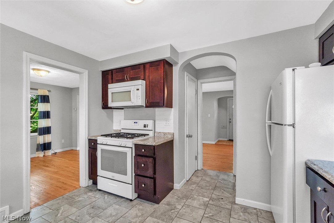 1130 Haselton Road Cleveland Heights, OH 44121 - Photo 8 of 26