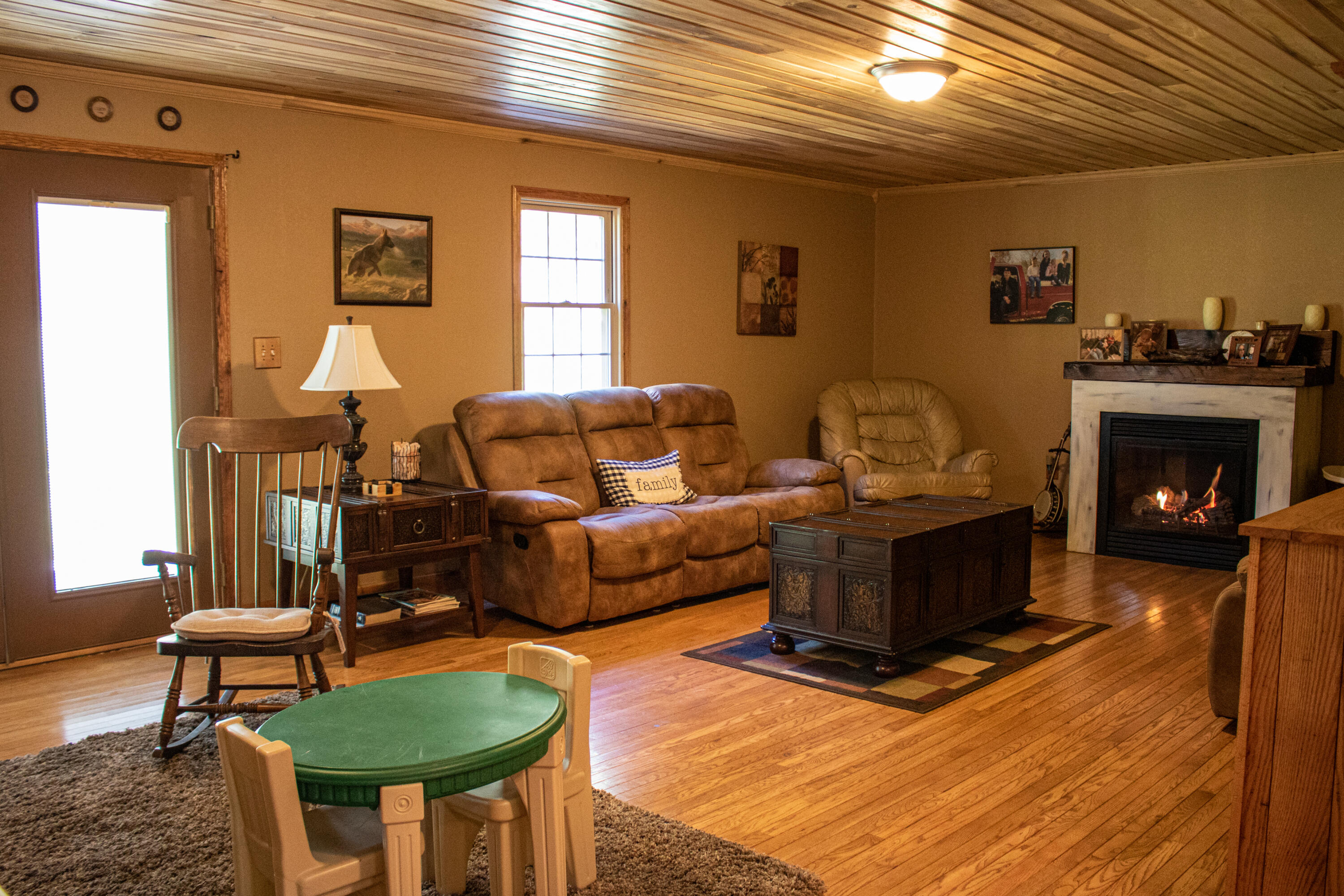 5990 Powell River Road Norton, VA 24273 - Photo 12 of 37 Living 1 (1)
