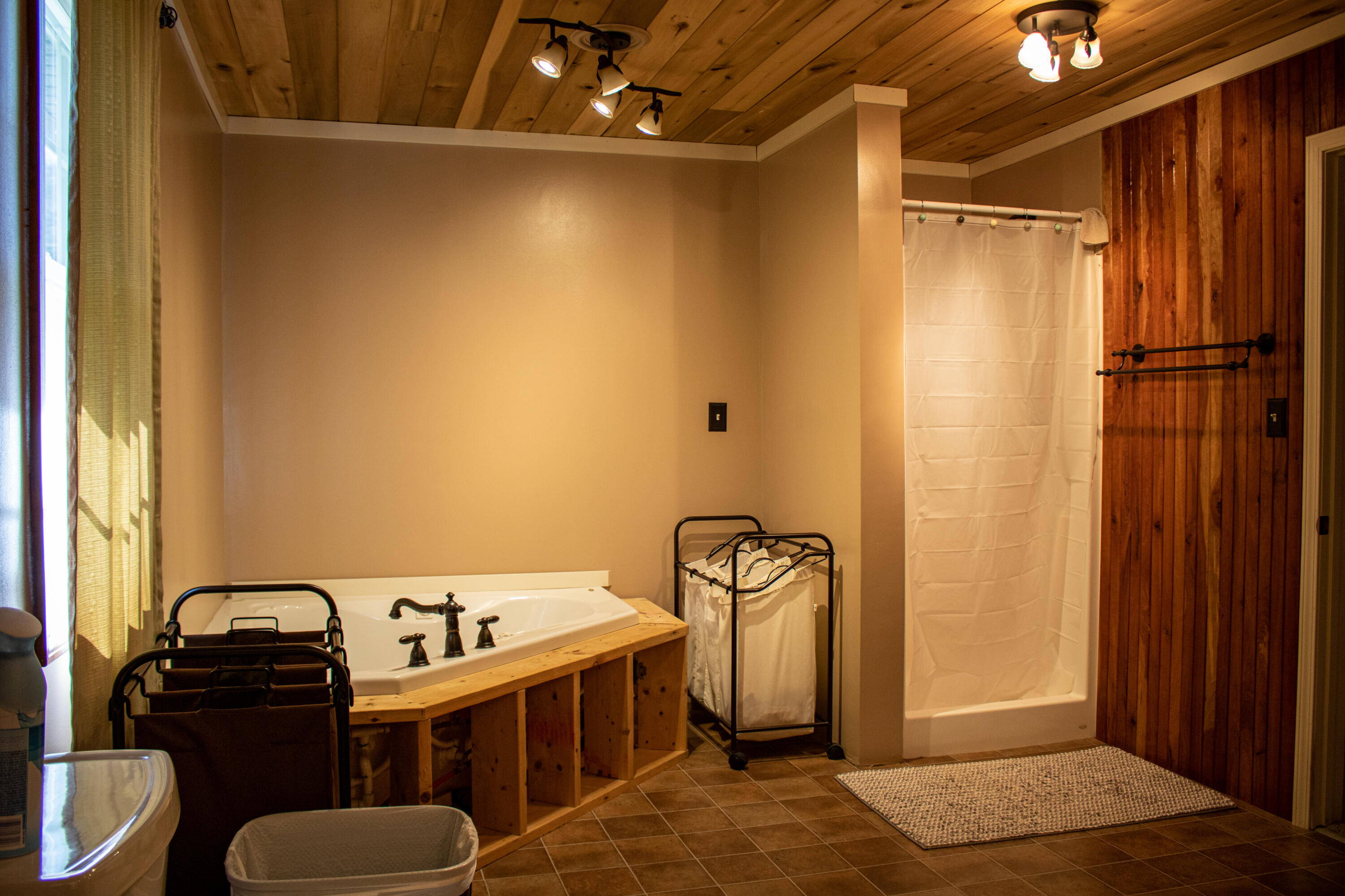 5990 Powell River Road Norton, VA 24273 - Photo 29 of 37 Master Bath 2 (1)
