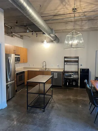 $2,200 | 1001 Belleview Street, Unit 202, Dallas, TX 75215
