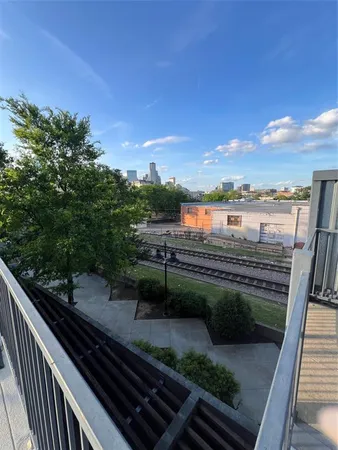 $2,200 | 1001 Belleview Street, Unit 202, Dallas, TX 75215