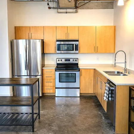 $2,200 | 1001 Belleview Street, Unit 202, Dallas, TX 75215