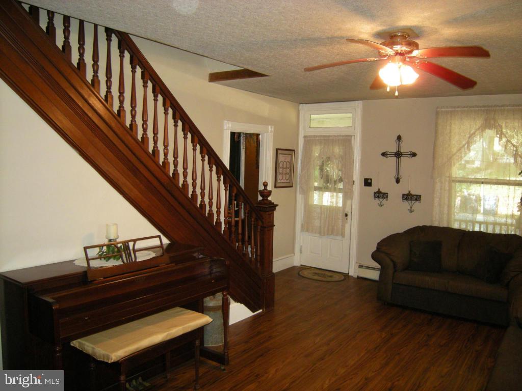 926 Old Road Strasburg, PA 17579 - Photo 4 of 18 Gallery Image 4
