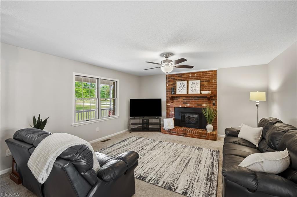 1540 Thomas Road Lexington, NC 27295 - Photo 3 of 42