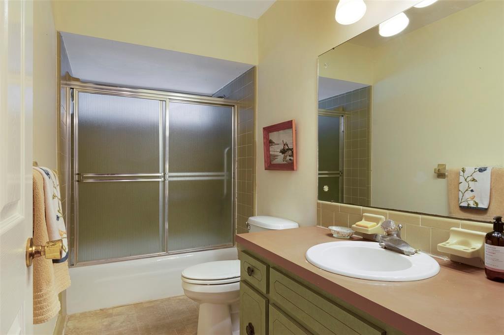 8303 Annwood Road Seminole, FL 33777 - Photo 14 of 30