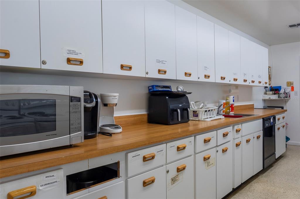 8303 Annwood Road Seminole, FL 33777 - Photo 26 of 30