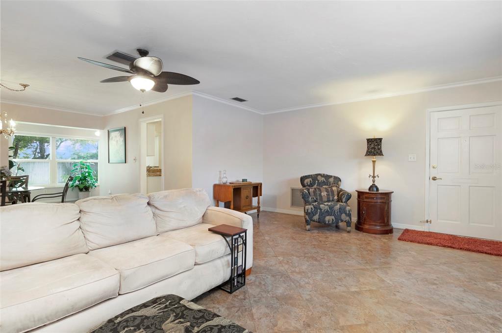 8303 Annwood Road Seminole, FL 33777 - Photo 3 of 30