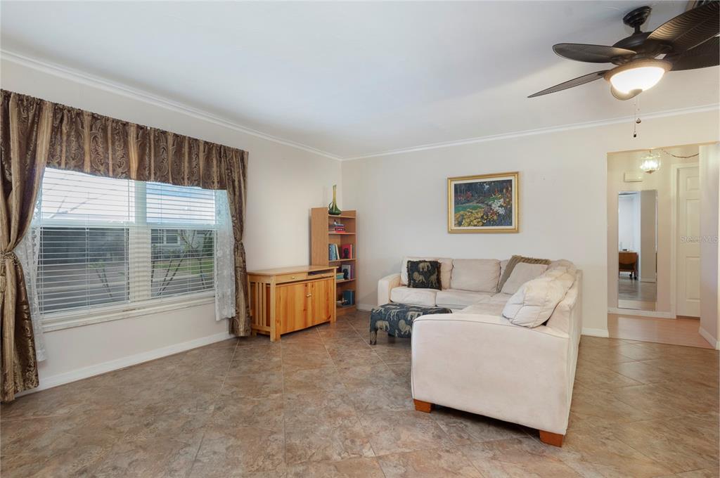 8303 Annwood Road Seminole, FL 33777 - Photo 4 of 30