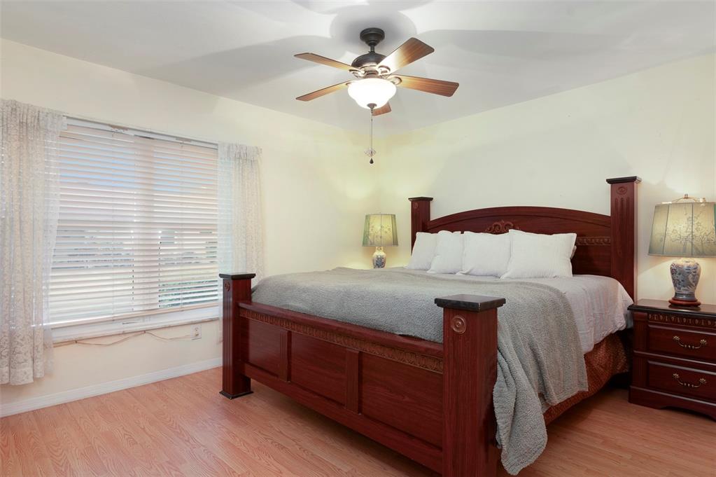 8303 Annwood Road Seminole, FL 33777 - Photo 10 of 30