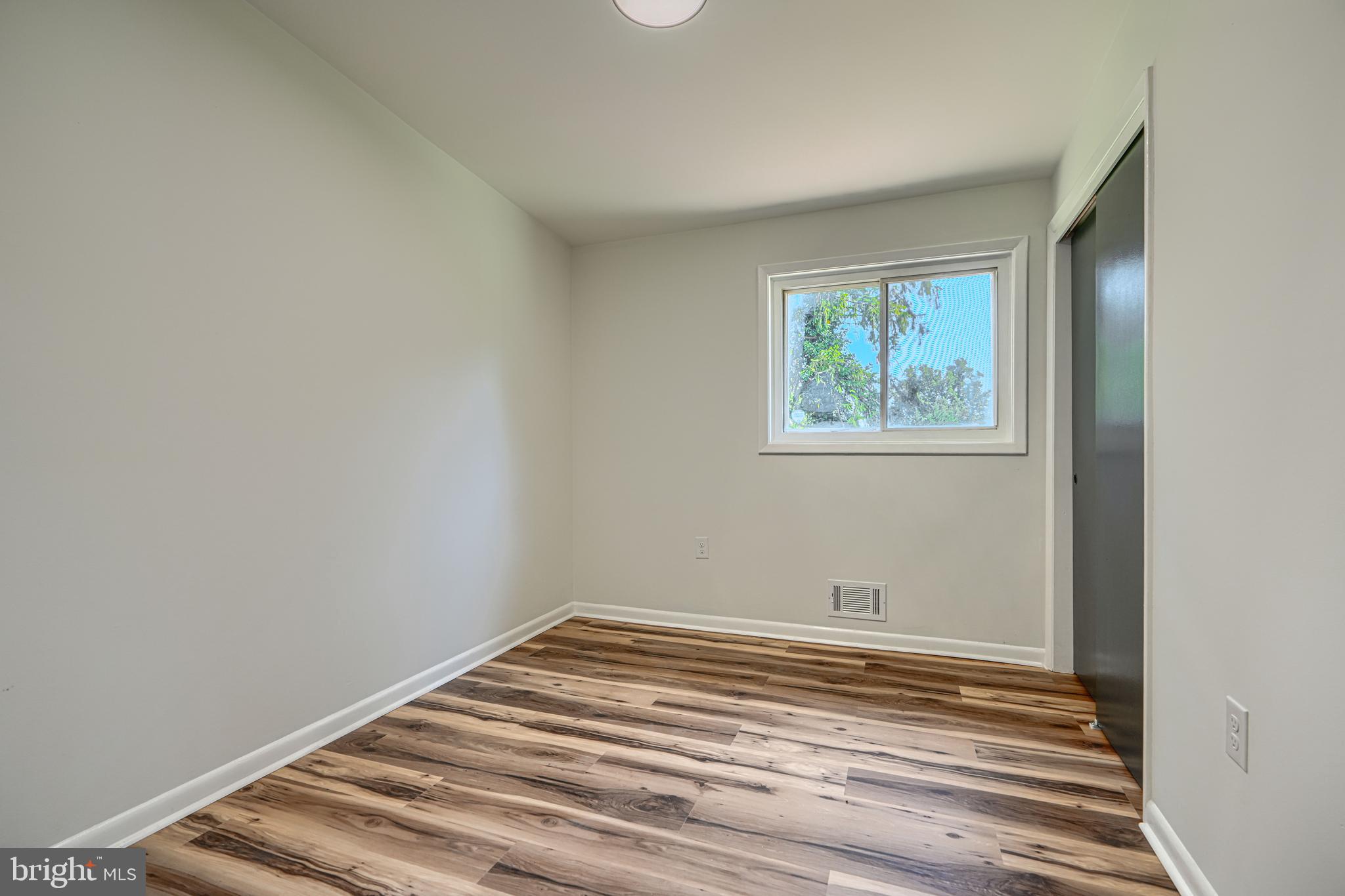 6821 Barnett Road Baltimore, MD 21239 - Photo 23 of 41