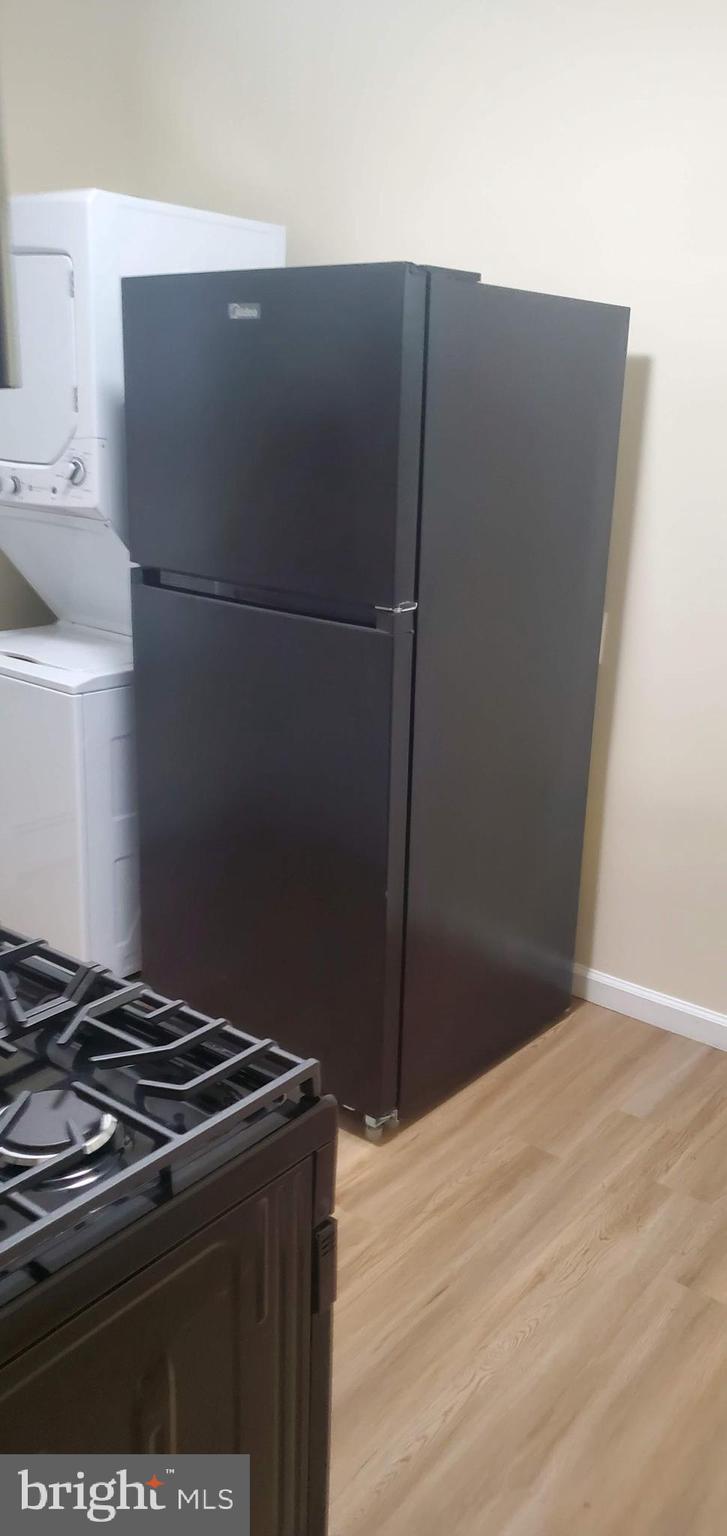 5921 Chancellor Street Philadelphia, PA 19139 - Photo 11 of 12 a close view of stove top oven