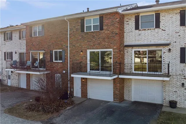 $264,000 | 8341 Antioch Road, Overland Park, KS 66212