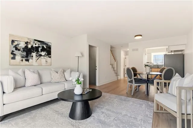 $264,000 | 8341 Antioch Road, Overland Park, KS 66212