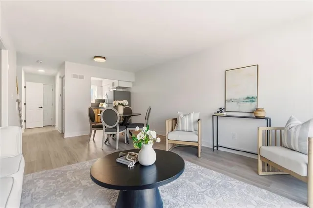 $264,000 | 8341 Antioch Road, Overland Park, KS 66212