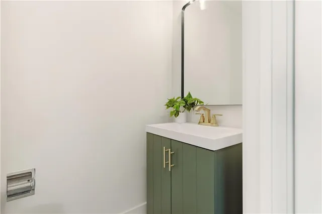 $264,000 | 8341 Antioch Road, Overland Park, KS 66212