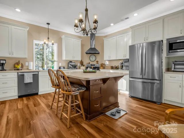 $998,000 | 261 Boland Drive, Lake Lure, NC 28746