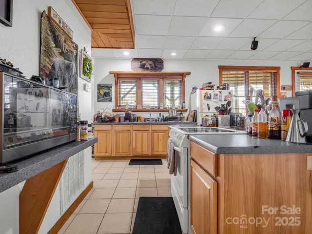 $998,000 | 261 Boland Drive, Lake Lure, NC 28746