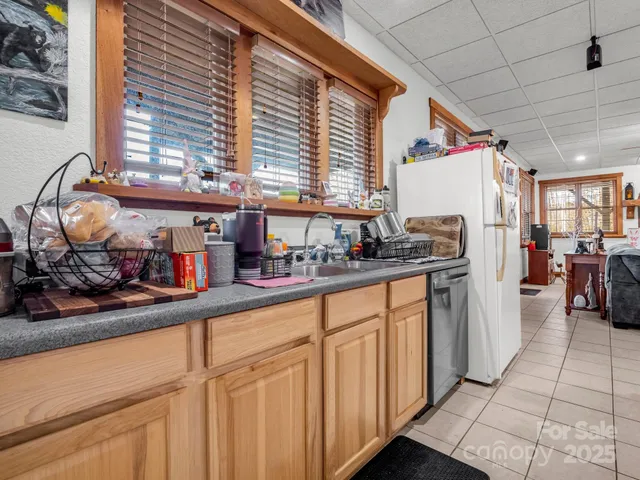 $998,000 | 261 Boland Drive, Lake Lure, NC 28746