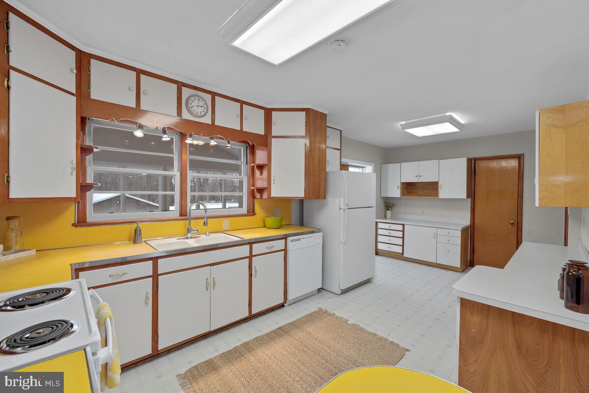 22330 Goshen School Road Laytonsville, MD 20882 - Photo 14 of 76
